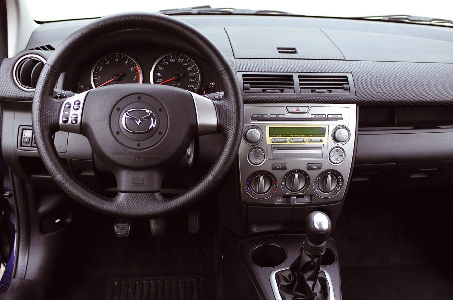  Mazda2 2002 года  (фото 12 из 113)
